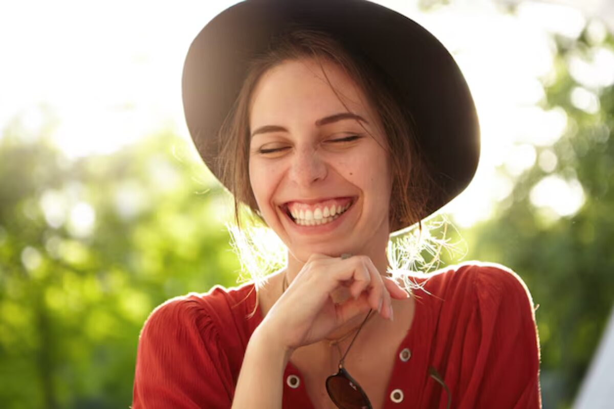 7 easy ways to brighten your smile for the holidays